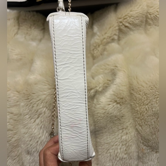 Coach White wristlet bag . - Picture 3 of 7